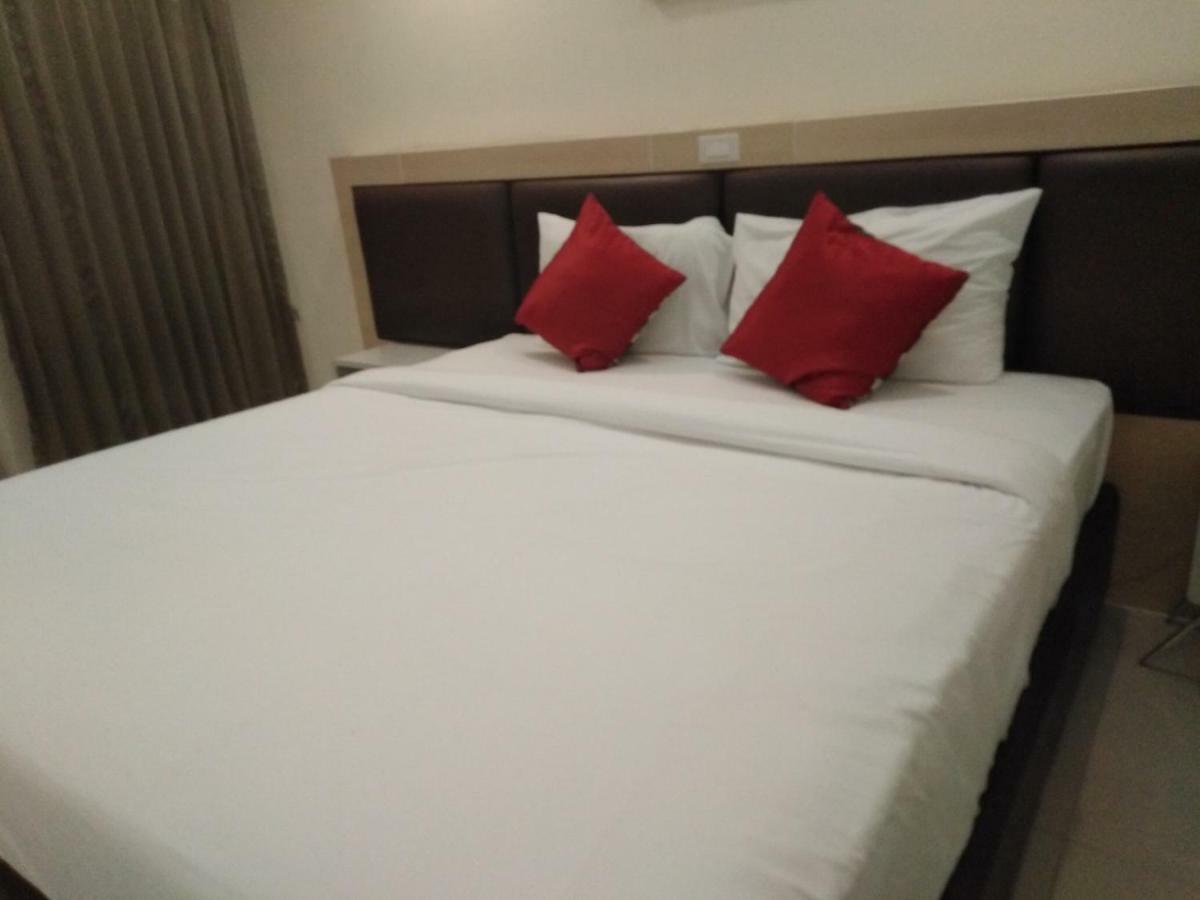 Taragrand Donmuang Airport Hotel Ban Rangsit Luaran gambar